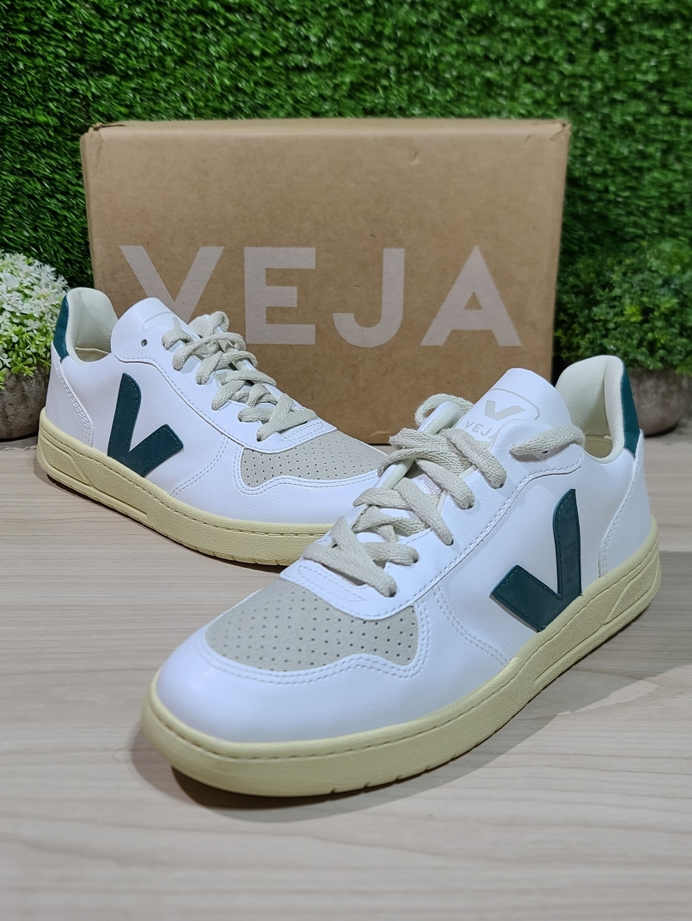 Veja V-10 CWL Sneakers White/Brittany - US Women's 9 New - Picture 1 of 9